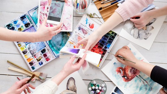 Statement Accessories for 2025: The Year of Artistic Expression